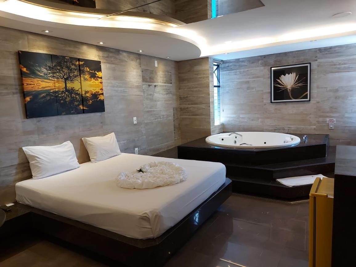 Motel Park Way Нуклеу-Бандейранте Екстер'єр фото